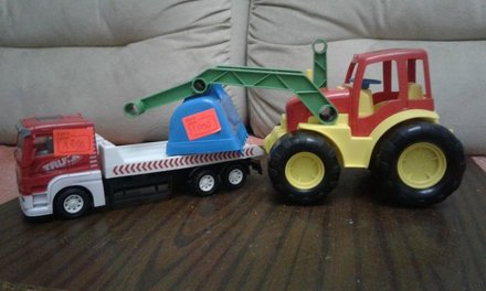 фото Игрушка трактор и эвакуатор энерционный